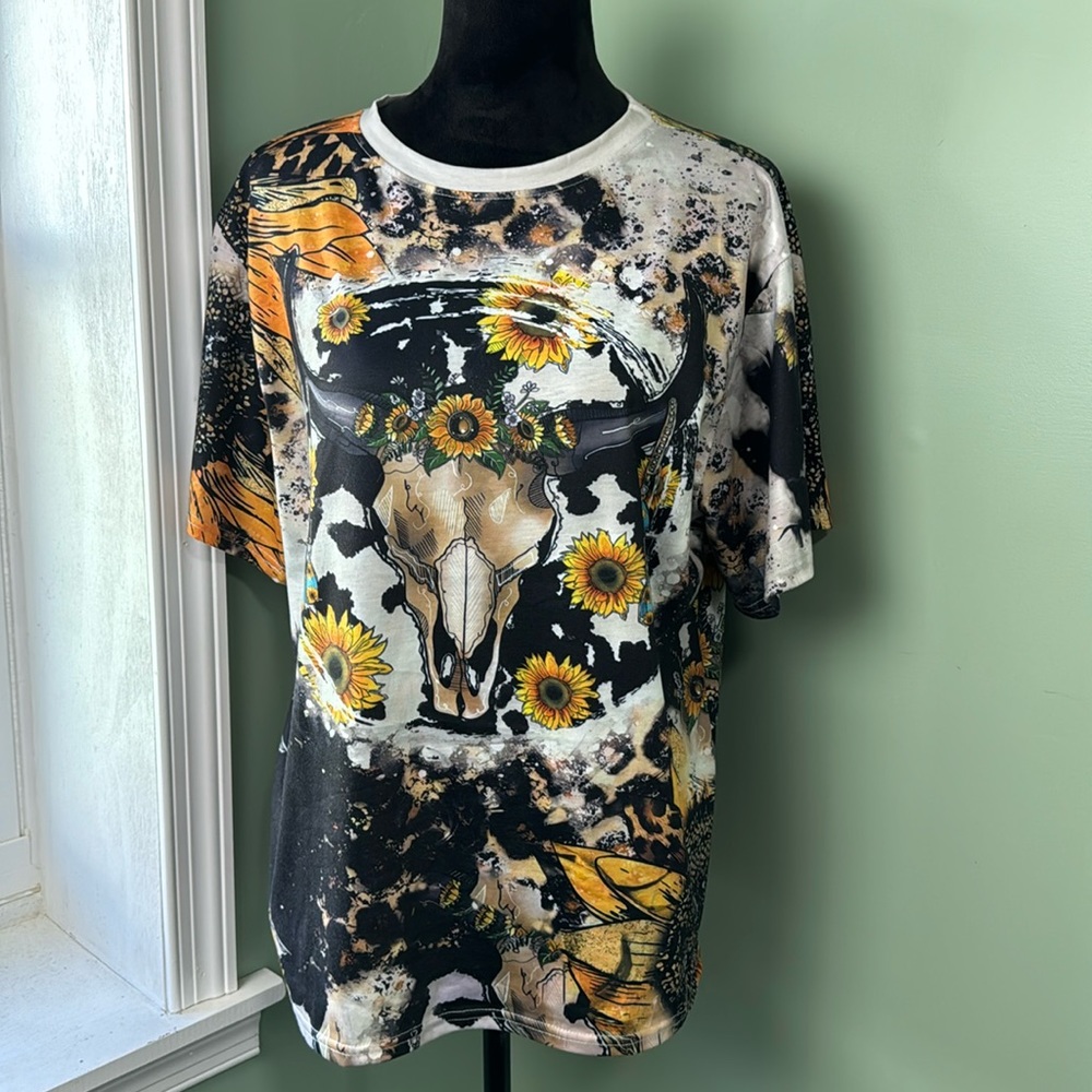 NWOT sunflower and skull print top XL